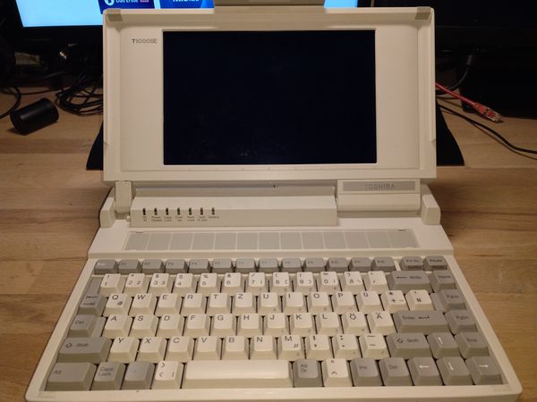 Vintage Toshiba Laptop T1000SE Refurbishment - Part 1